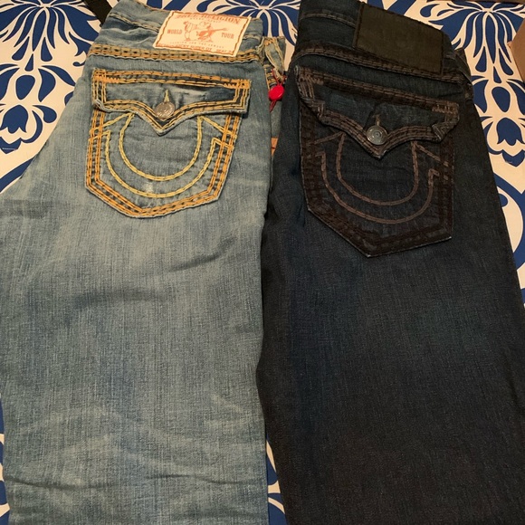 TrueReligion Jeans 2 pairs - Picture 3 of 6